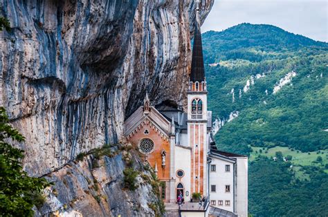 Santuario Basilica Madonna Della Corona 